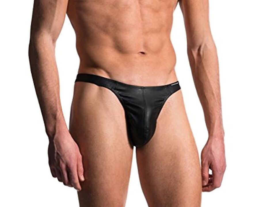 Эркектелген пениса менен адам